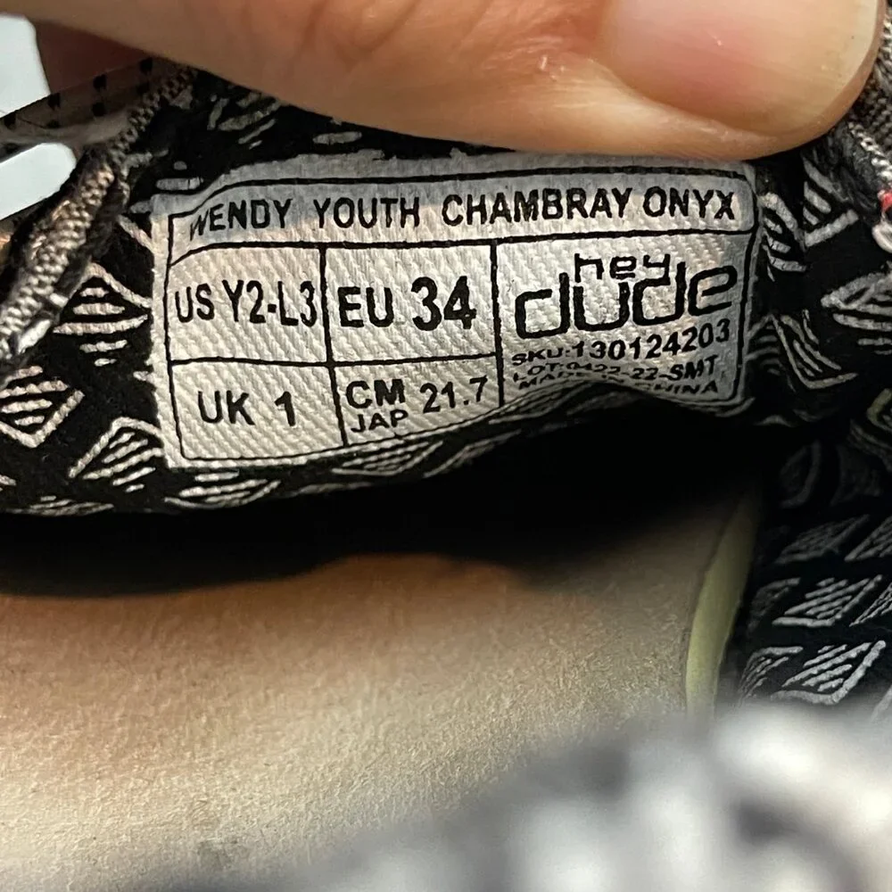 Hey Dude Wendy Youth Chambray Onyx Grey Size:Y2-L3  See pics for condition.